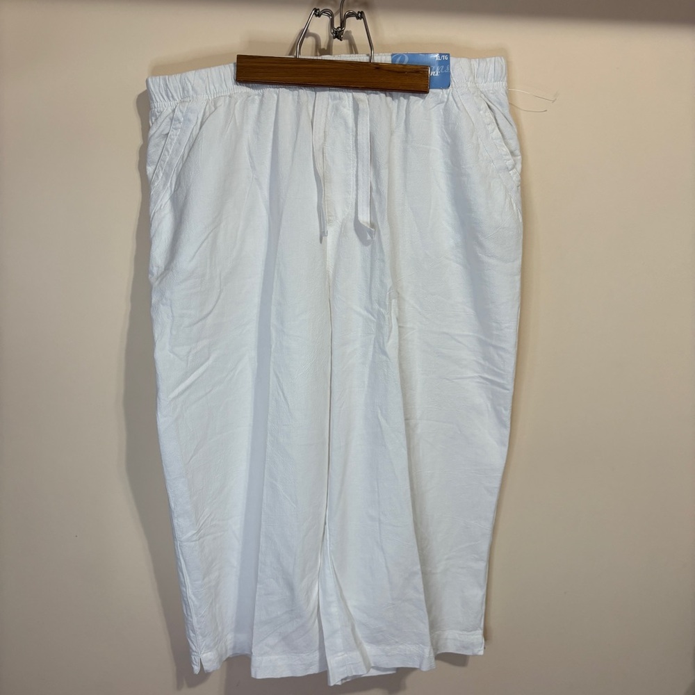Penmans Women's XL White Easy Fit Cotton Capris Summer Shorts Beach Travel